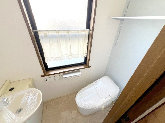 昭島市中神町　中古戸建のトイレ|2025年3月撮影