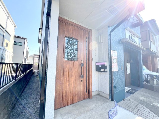 昭島市中神町　中古戸建の玄関|2025年3月撮影