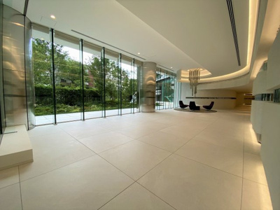 【ロビー】 | THE COURT 神宮外苑