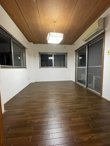 成増４丁目戸建の居間・リビング