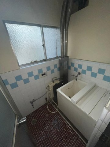成増４丁目戸建の浴室