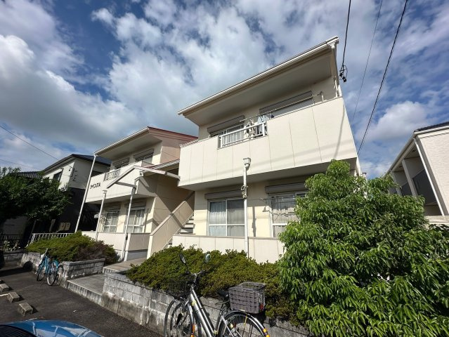 みよし市園原３丁目のアパート