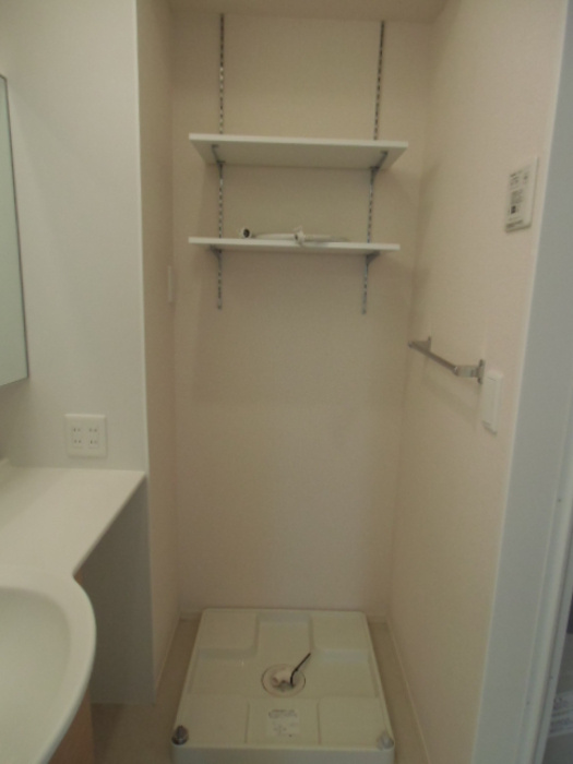 アルバの洗面所|室内洗濯機置き場