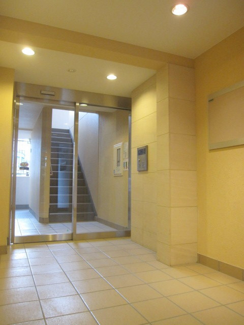 コーナス・コートのエントランス|★綺麗なエントランス内★