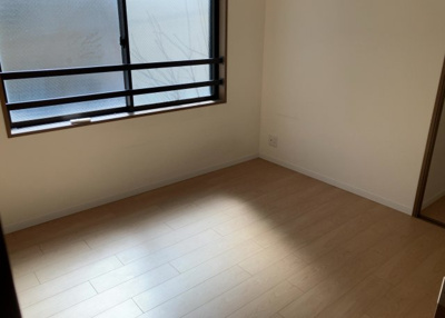 【子供部屋】 | キャッスルマンション相模が丘 | 子供が何人でも年齢によっては、受験時にしっかり壁のある個室があった方が良い場合もあります。難しい問題ですが、兄弟の人数や、性別や年齢差によって状況が異なりますので、数年後のこともしっかり考えましょう。