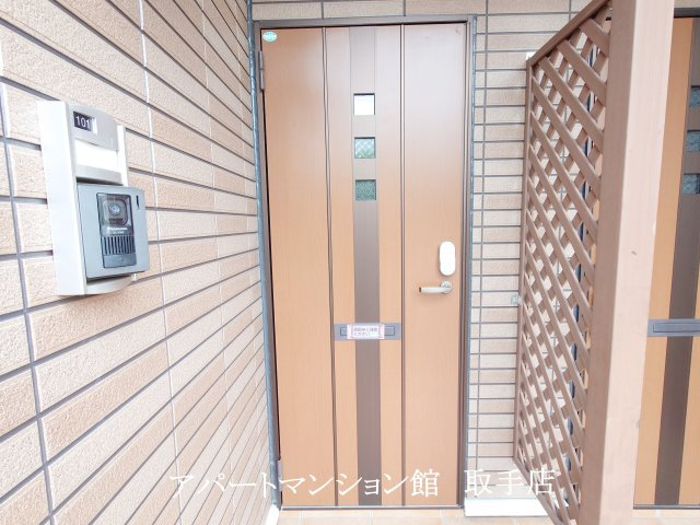 グランパルティⅡの玄関