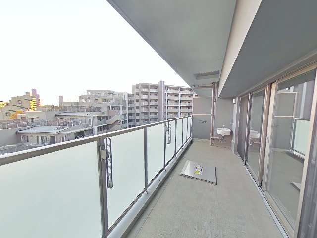 ジオ千里中央 ザ・レジデンス|洗面台も広々♪