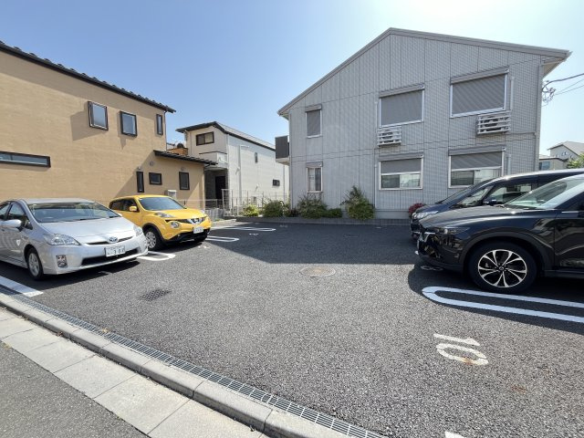イーリスガーデンの駐車場