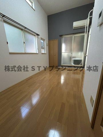 仲介手数料０円！エテルノの居間・リビング