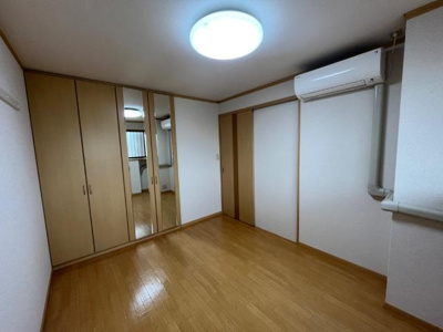 【内装】 | プリオール花 | 洋室