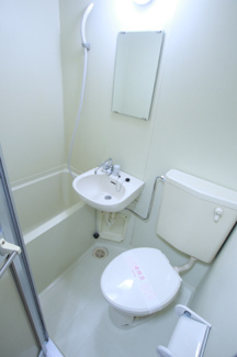 ★掃除のしやすい　バス・トイレ同室タイプ★