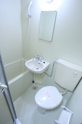 ★掃除のしやすい　バス・トイレ同室タイプ★