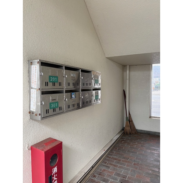 岐阜市福光東３丁目のアパートのエントランス