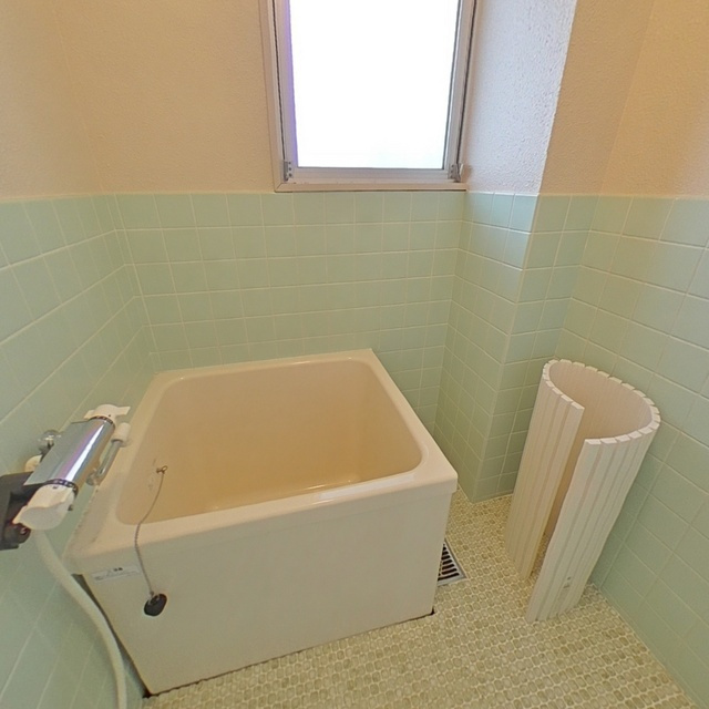 岐阜市福光東３丁目のアパートの浴室