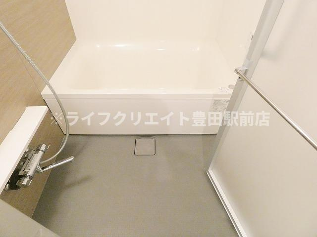 LUXENA八王子寺町の浴室