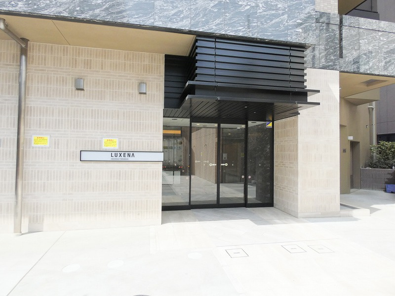 LUXENA八王子寺町のエントランス