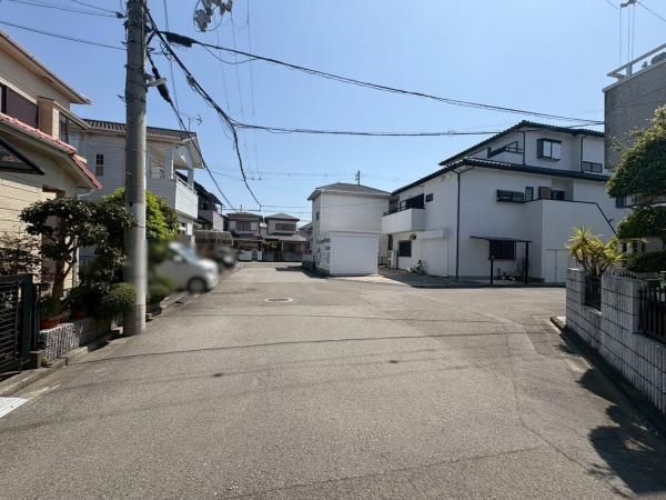 和歌山市田尻　中古戸建の前面道路含む現地写真