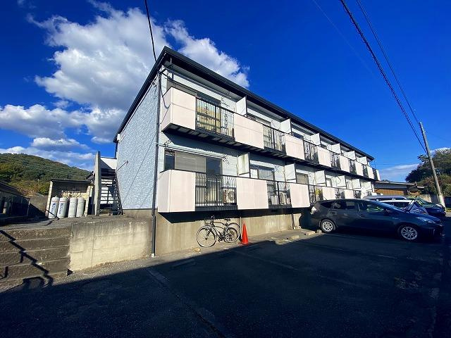 八幡山いずみハイツの外観