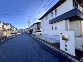 【前面道路含む現地写真】