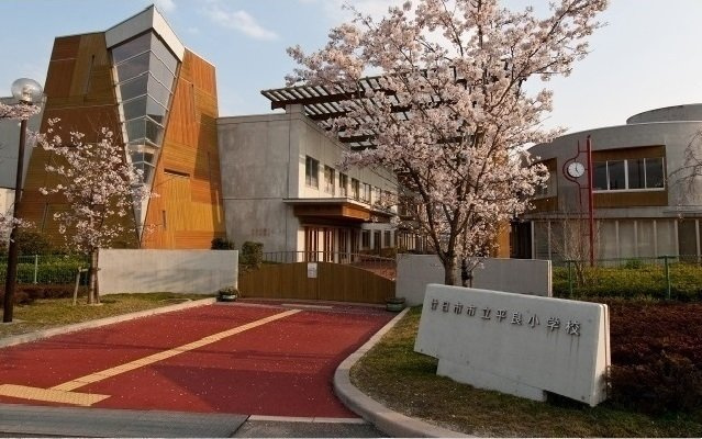 ルミエール伴丈木の周辺|平良小学校まで1000m