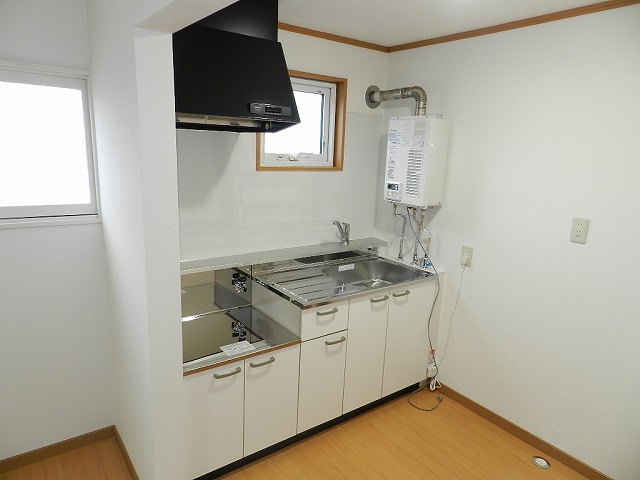 コーポドリーム２のキッチン|コンパクトなキッチンで掃除もラクラク