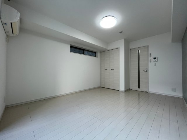 ヴィラ月見山の居間・リビング