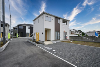 【前面道路含む現地写真】 | 住民専用の街区内道路は車どおりが少なく安全です♪