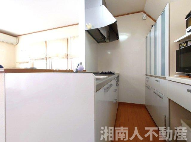 茅ヶ崎市松が丘２丁目　中古戸建のキッチン|コンパクトなキッチンで掃除もラクラク