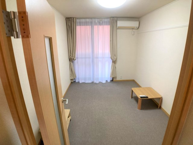 【居間・リビング】 | 設備・使用は号室により異なる為、現況を優先いたします。