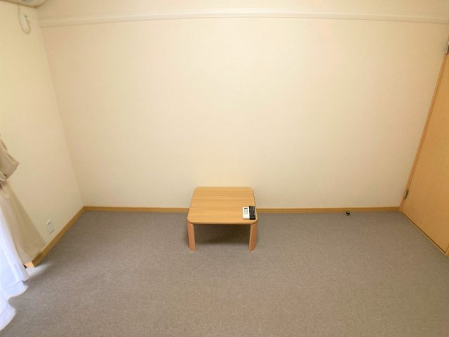 【居間・リビング】 | 設備・使用は号室により異なる為、現況を優先いたします。