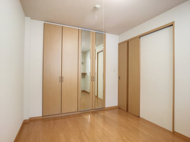 クレストールの洋室