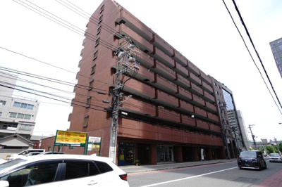 【外観】 | 【上質リノベ】セントラルメゾン上八丁堀 | 【資料には掲載していない情報】
物件の陽当りや通風・仕様設備やお部屋の大きさの比較、
近隣・周辺環境や街並みなど、資料には掲載していない情報が
現地にはたくさんあります。是非ご確認ください。