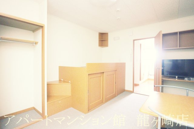 レオパレス新町の寝室