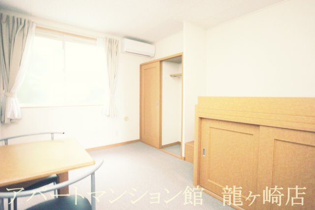 レオパレス新町の寝室