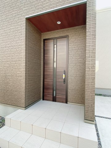 リーブルファイン大府市共西町のエントランス