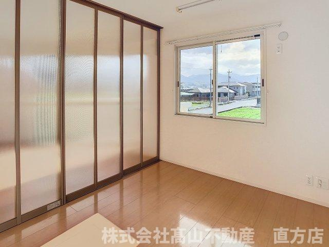 宮若市福丸のアパートの居間・リビング