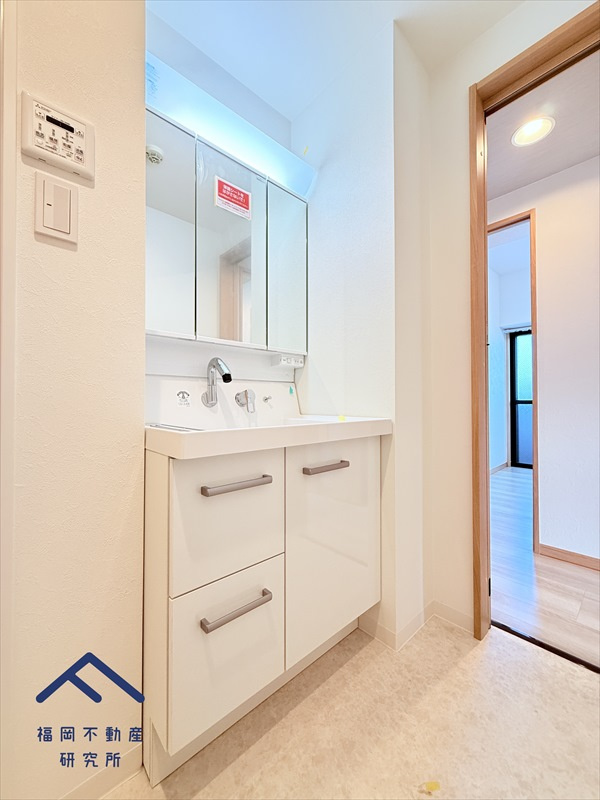 三愛シティライフ今宿駅Ⅱの独立洗面台