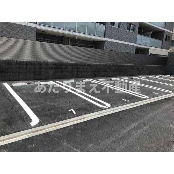 LuminousTerrace諸岡の駐車場