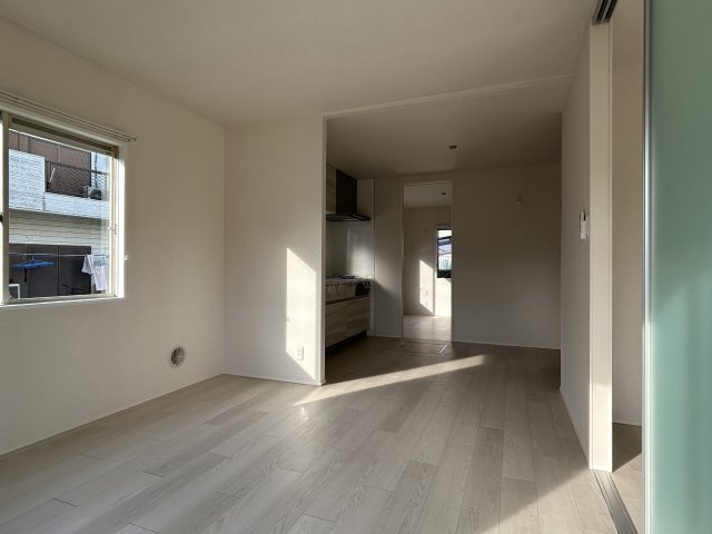 南埼玉郡宮代町笠原１丁目のアパートの居間・リビング