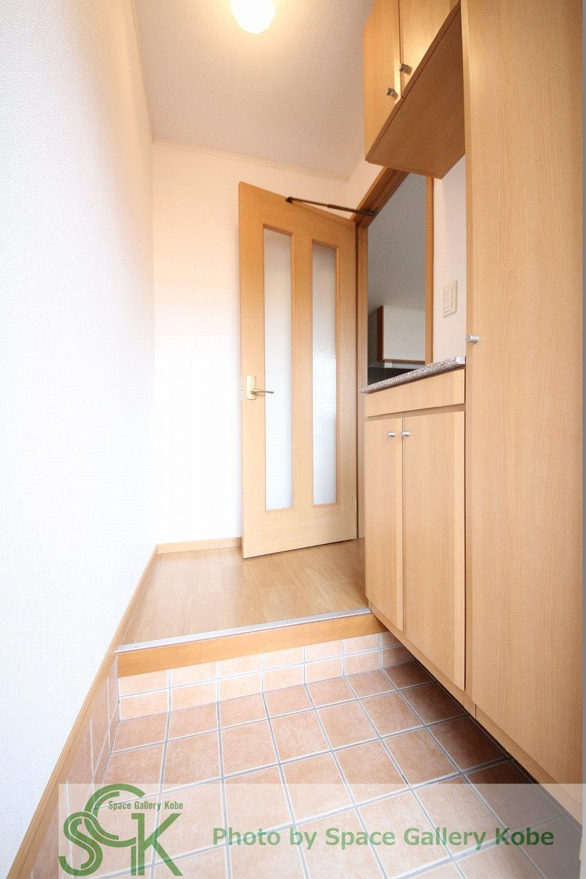 リヴィエール西河原の玄関|※お部屋により仕様が異なる場合があります※
