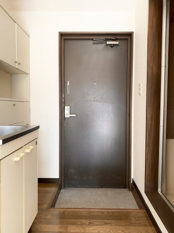 メゾン佐々木の玄関