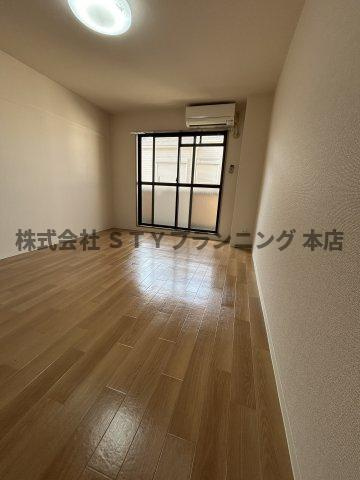 仲介手数料０円！セレーノふたばの居間・リビング