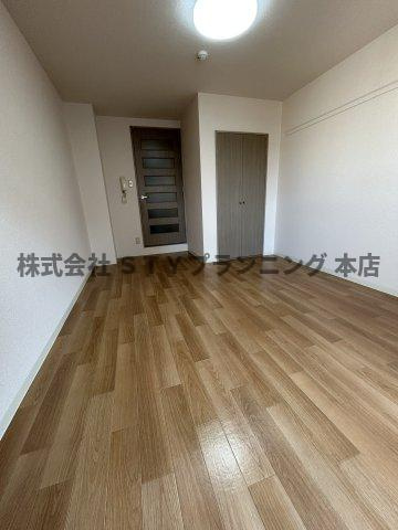 仲介手数料０円！セレーノふたばの居間・リビング