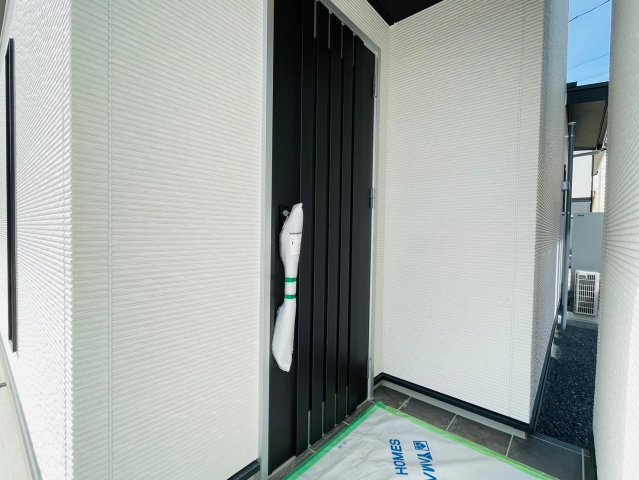 新築戸建　羽島郡笠松町田代　全2区画分譲の玄関|玄関ドアの鍵はディンプルキーと内側はサムターンキーになっており防犯性の高い仕様になっています。