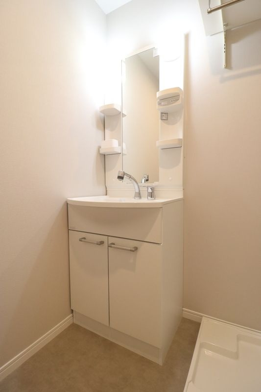 アシスト 久留米西町の洗面所|広い洗面スペースです★