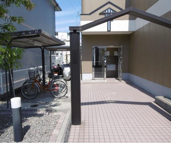 ラウム和泉のエントランス