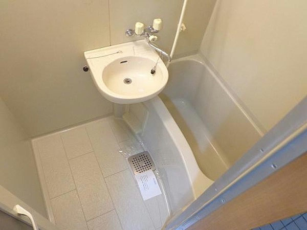 ラウム和泉の浴室|コンパクトで使いやすいお風呂です