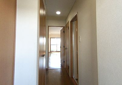 ラウム和泉の内装|落ち着いた玄関です