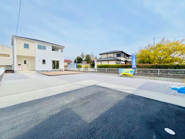 玉村町八幡原の外観|駐車スペースを確保しながらお庭のスペースも♪