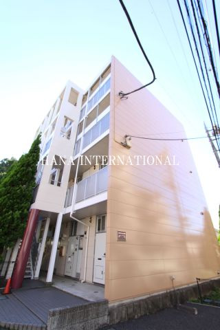 レオパレス聖蹟ロイヤルハイツの外観